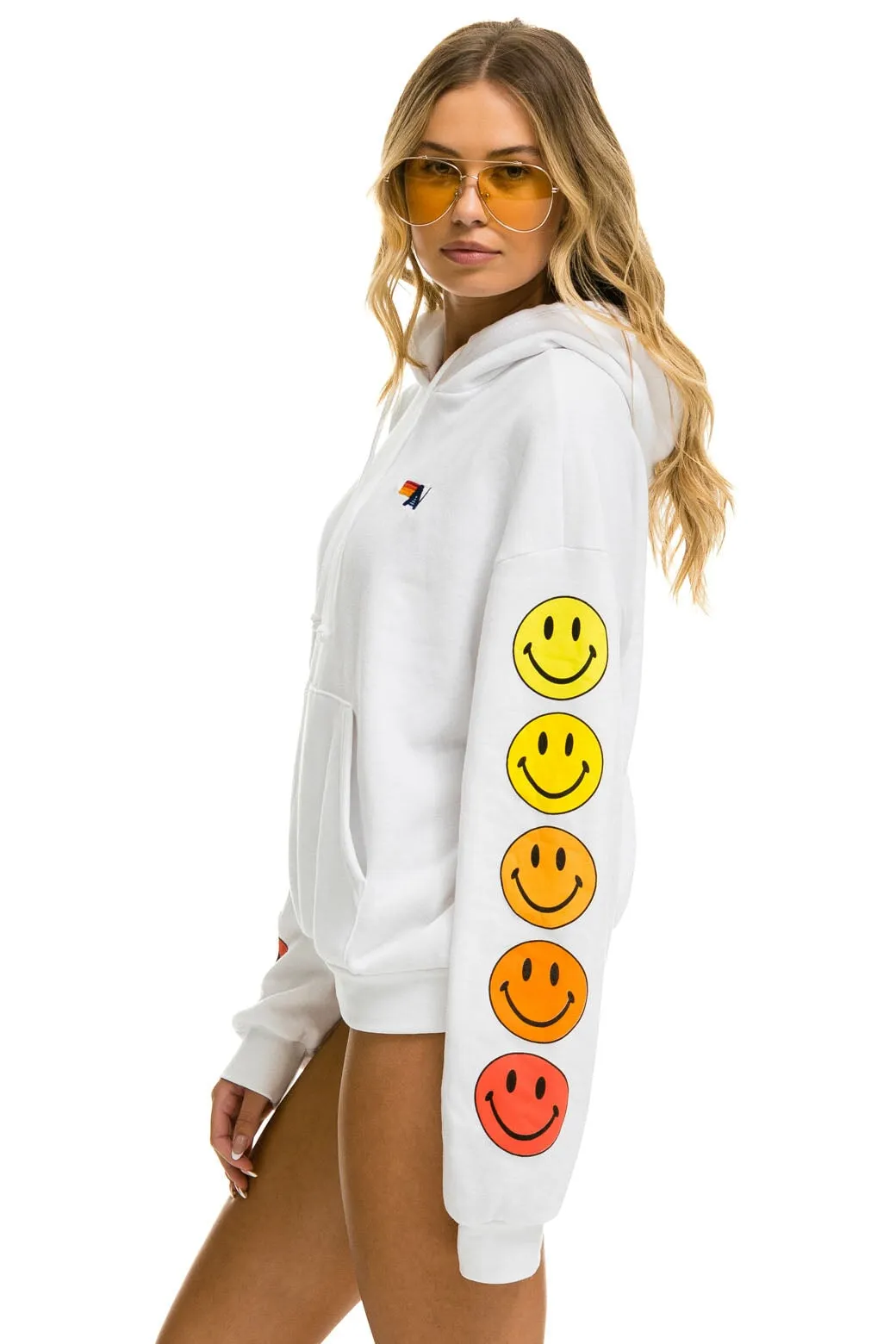 SMILEY SUNSET RELAXED PULLOVER HOODIE - WHITE